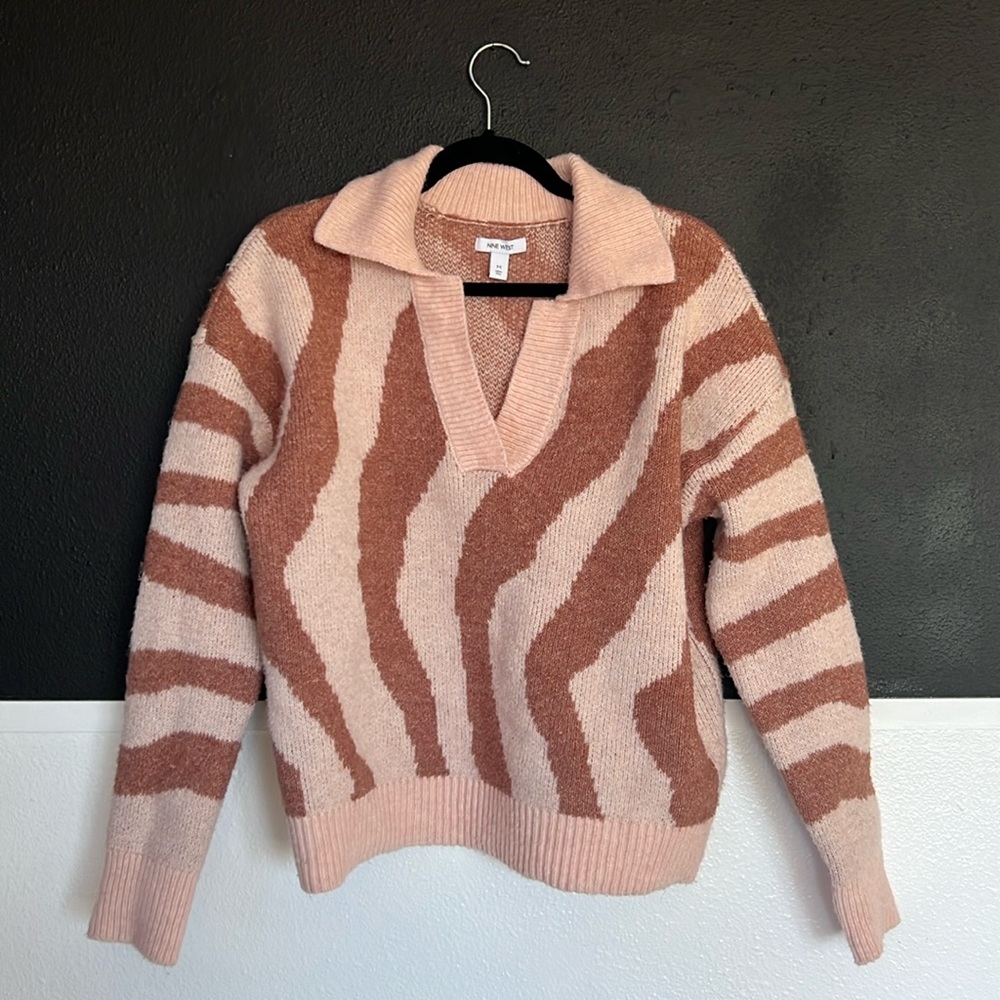 Nine West pink zebra stripe vneck collared sweater size medium